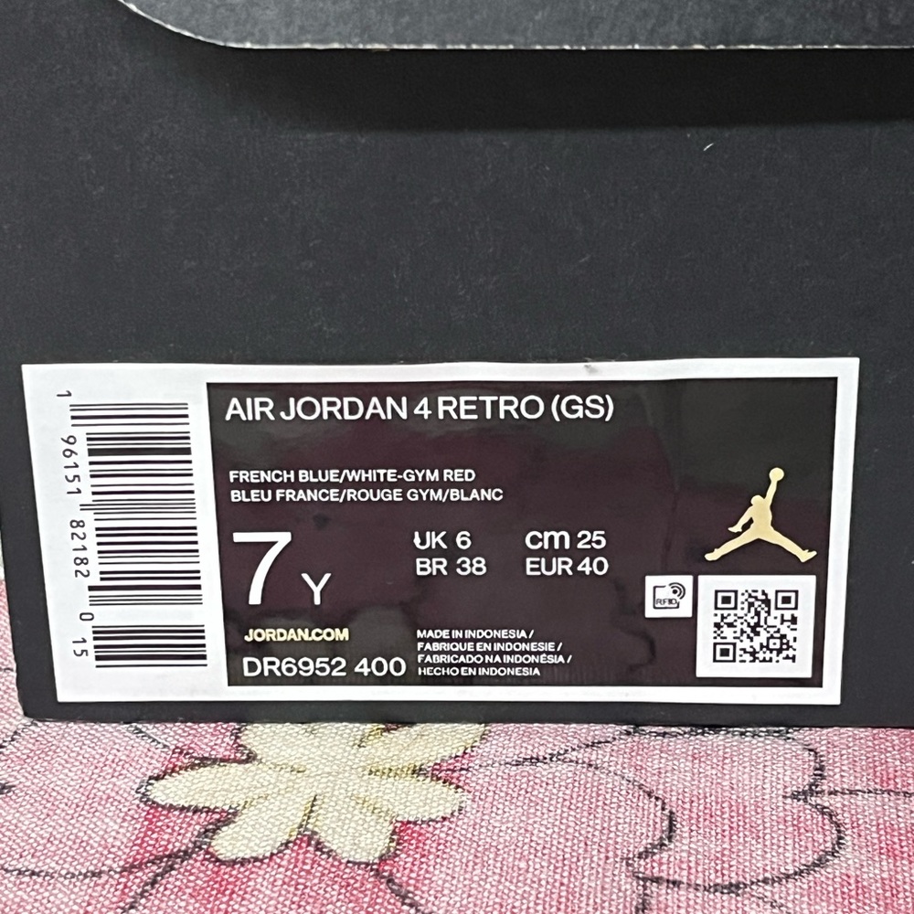 AIR JORDAN 4 RETRO (GS) size 7Y - Picture 11 of 11